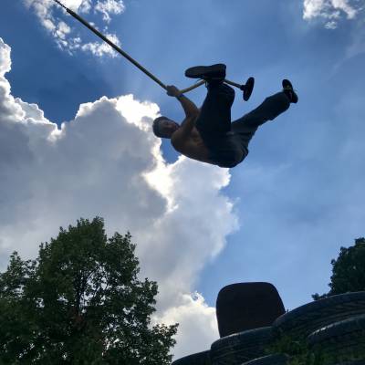 tom_doin_tom_things.jpg